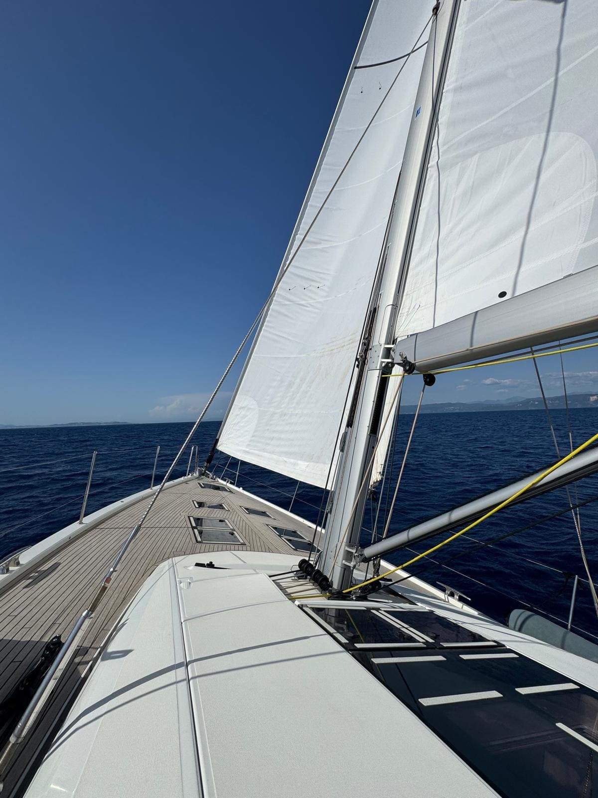 Pasqua in Grecia – Elyvian Breeze